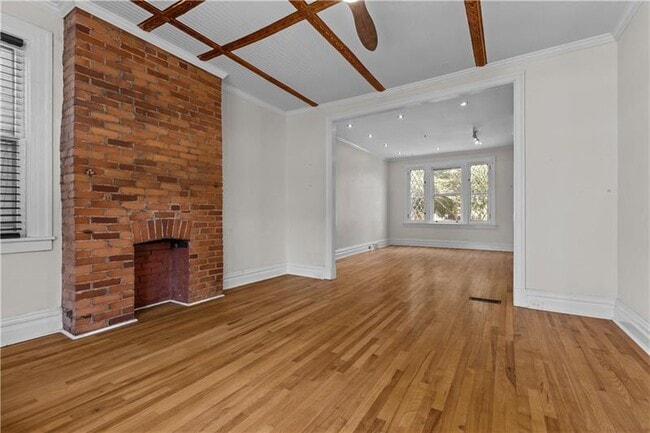 Building Photo - 5625 Wellesley Ave