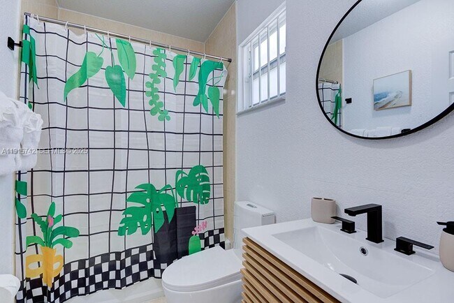 Building Photo - 4201 NW 24th Ave