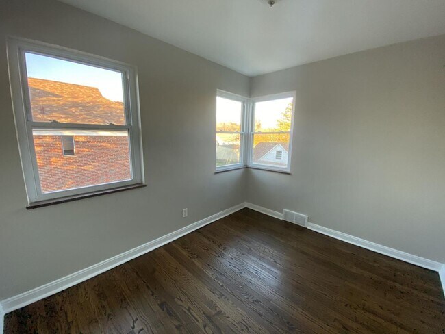 Building Photo - 4101 Ridge Rd