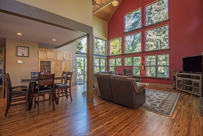 Building Photo - Furnished Barn Style Home Available NOW - ...