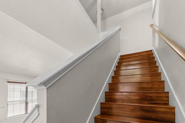 Building Photo - 2802 Scottsdale Dr