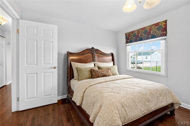 Building Photo - 8237 Mantova Dr