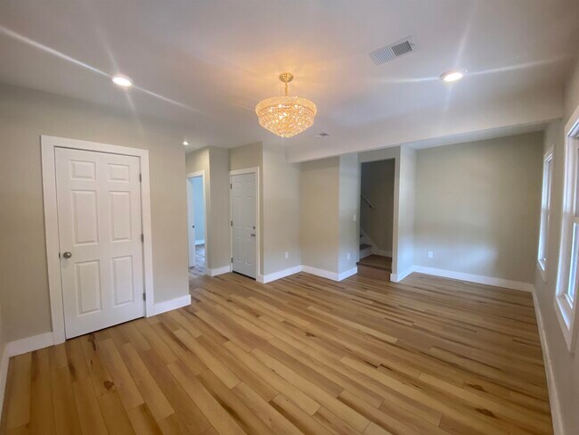 Building Photo - 275 Avenue B