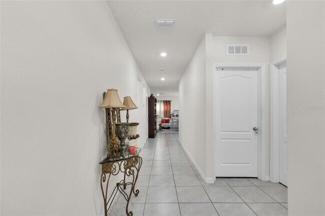 Building Photo - 355 Gardenia Ct