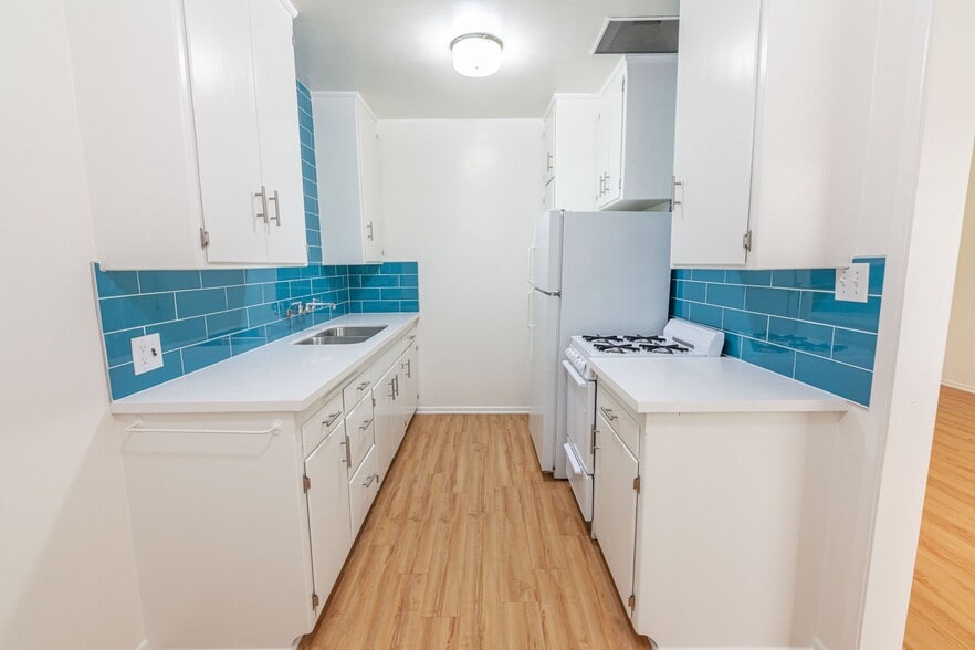 Building Photo - 729 Gayley Ave