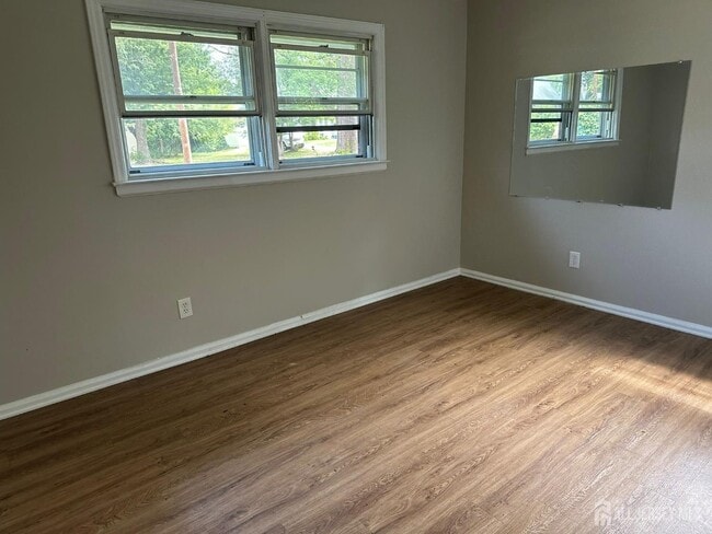 Building Photo - 1075 Fireside Ave