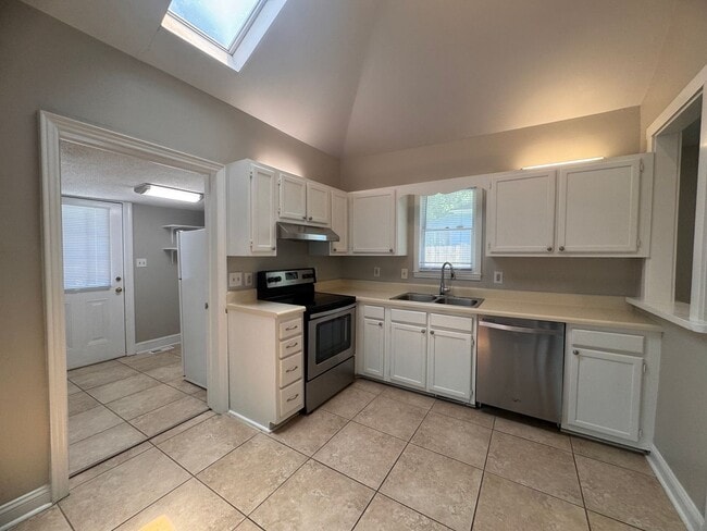 Building Photo - 3BR 2BA Home in Fisher Park
