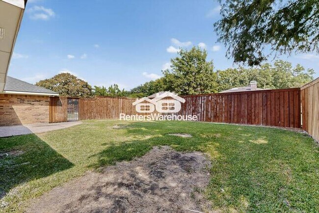 Building Photo - Completely Refreshed Plano Home Ready for ...