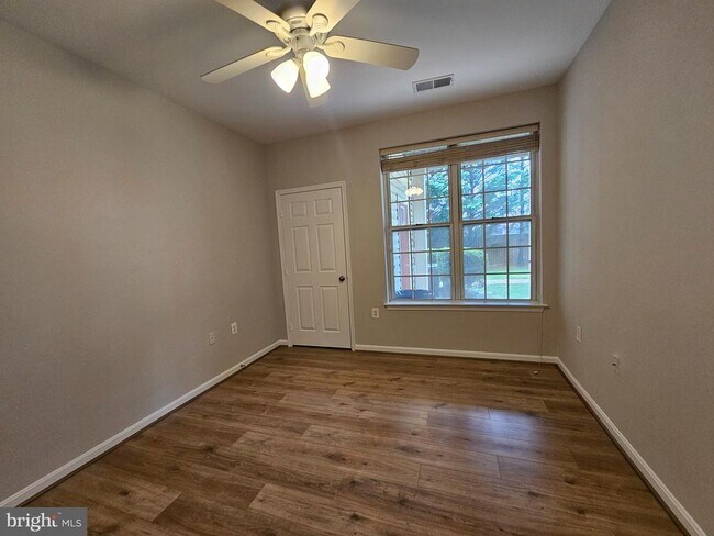 Building Photo - 6491 Cheyenne Dr