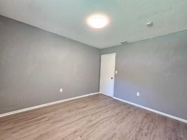 Building Photo - 855 Candyce Ave