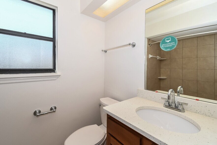 Building Photo - 7974 Amandas Crossing Dr E