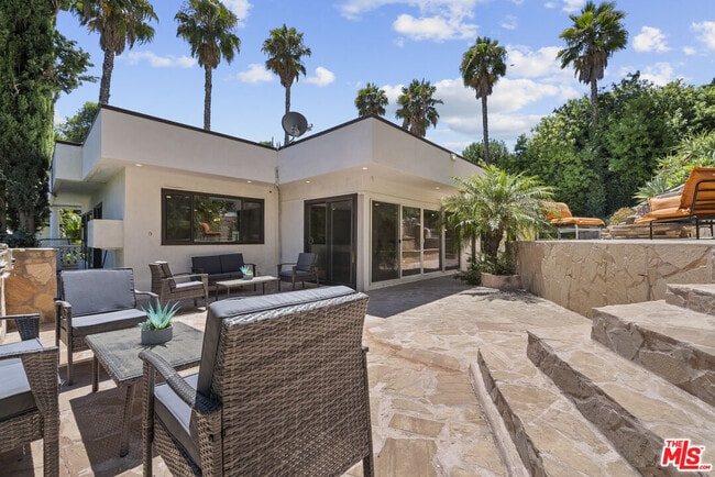 Building Photo - 3453 Green Vista Dr