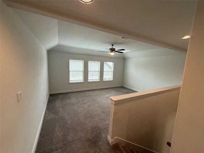Building Photo - 5709 Fresno Ave