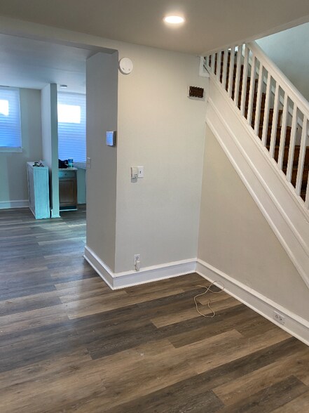 Building Photo - 2652 Sylmar St