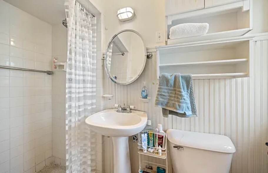 Building Photo - 721 Foster St