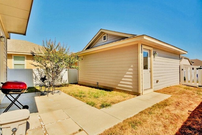 Building Photo - 1810 Franklin Mountain Dr