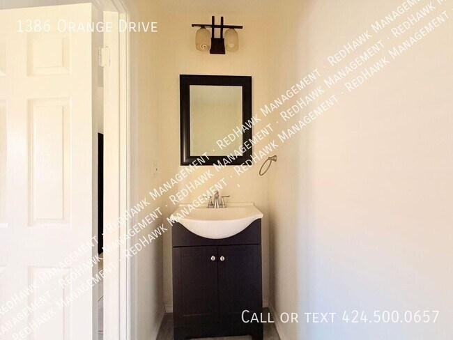 Building Photo - 1386 S Orange Dr