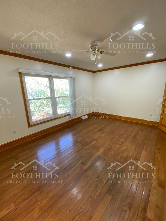 Building Photo - Quaint 3-Bedroom Brick Ranch with Custom T...