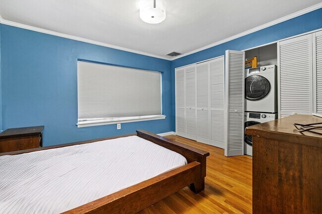 Building Photo - 45 Main St