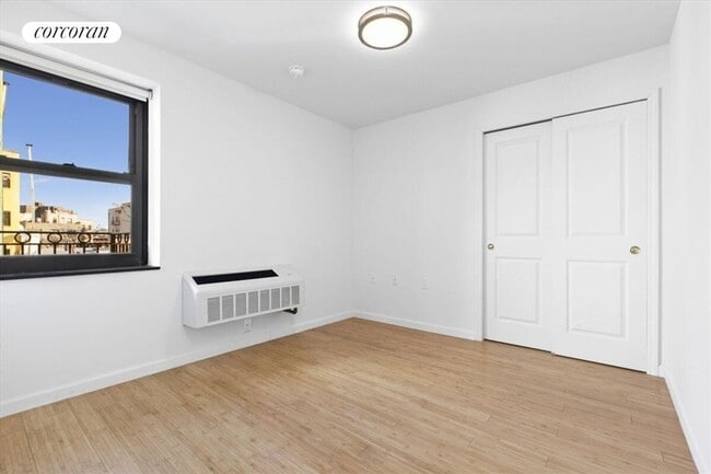 Building Photo - 433 E 115th St