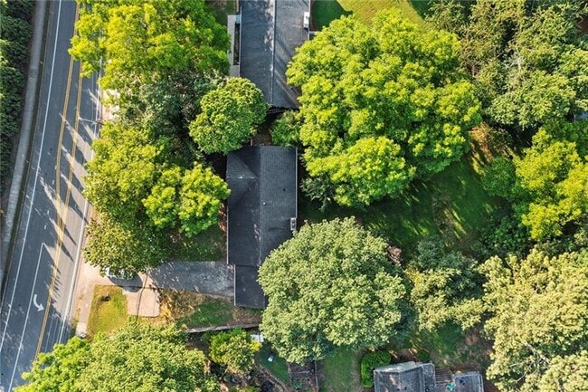 Building Photo - 410 Milton Ave