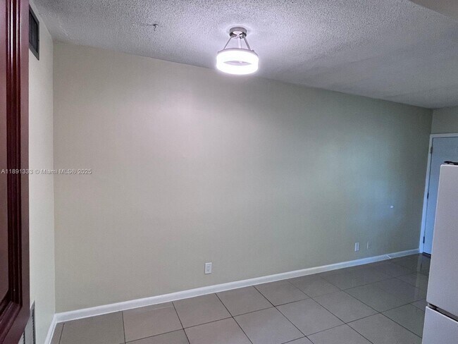 Building Photo - 432 SE 20th St