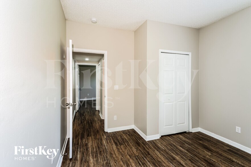 Building Photo - 2242 Mantilla Ave SE