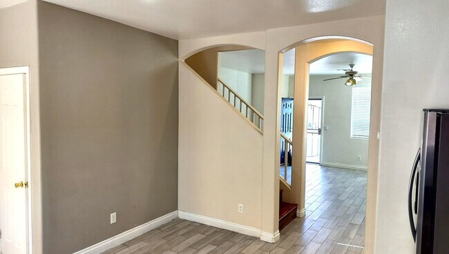 Building Photo - Spacious 4-Bedroom in Gated Copper Creek w...