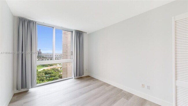 Building Photo - 325 S Biscayne Blvd