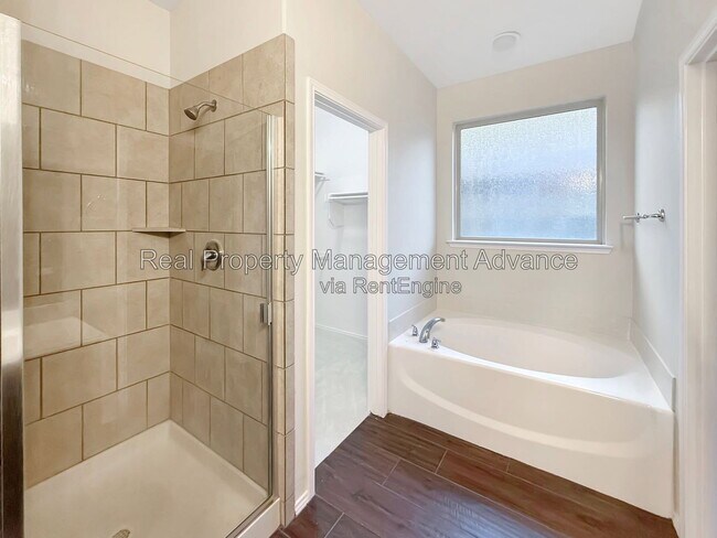 Building Photo - 1290 Lasso Dr