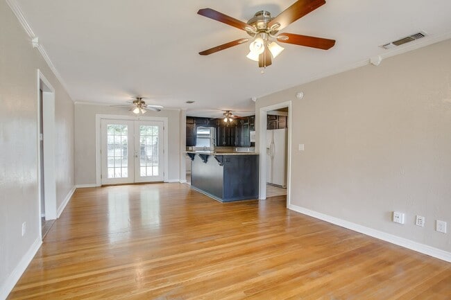 Building Photo - Pre leasing for fall 2026! 4/2 in Tech Terrace