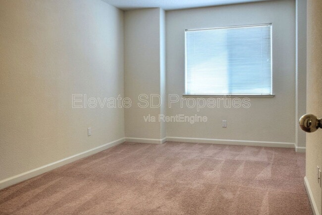 Building Photo - 2854 Grove Way