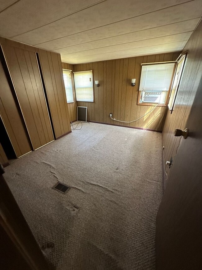 Building Photo - 2 Bedroom 1 Bathroom Mobile Home - Carlisl...
