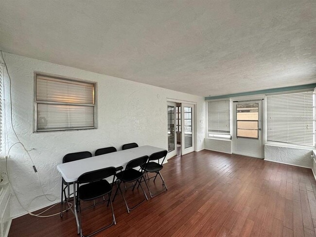 Building Photo - 7514 Spirea Dr