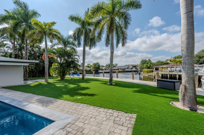 Building Photo - 1725 NE 23rd Ave