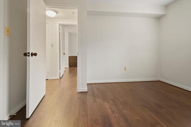 Building Photo - 123 W Conway St