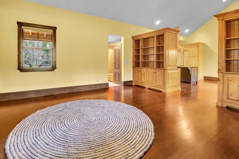 Building Photo - 521 Redmond-Fall City Rd SE