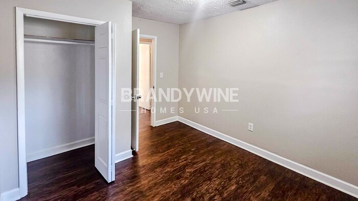 Building Photo - 2610 E Annie St