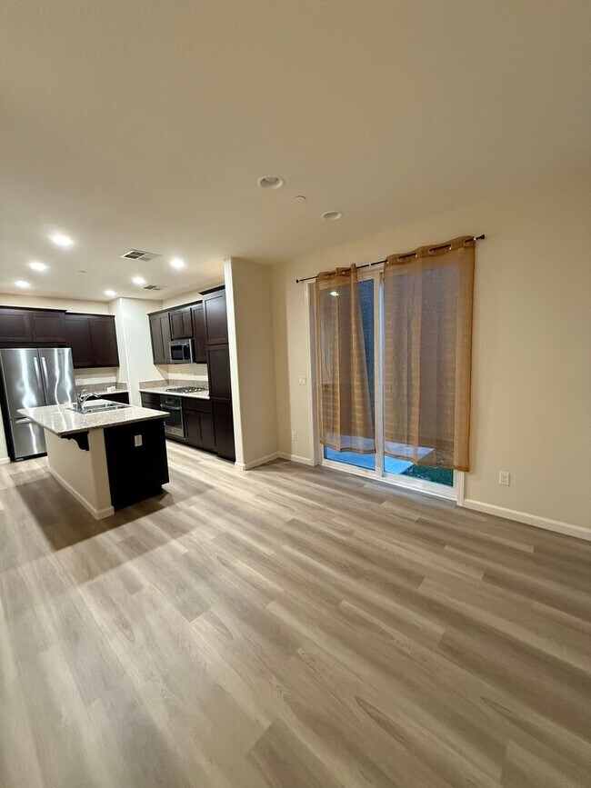 Building Photo - Travis School District