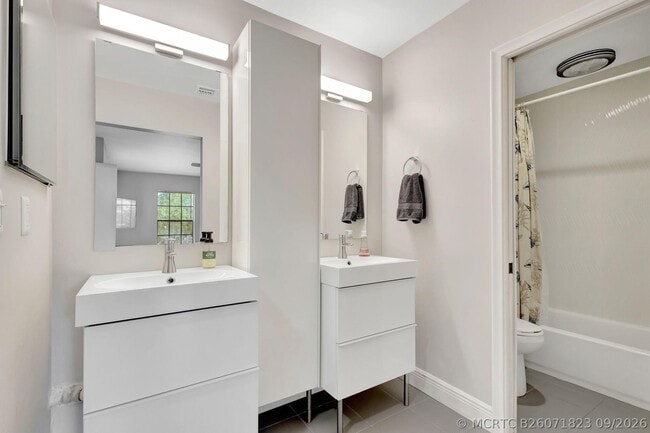 Building Photo - 363 Prestwick Cir