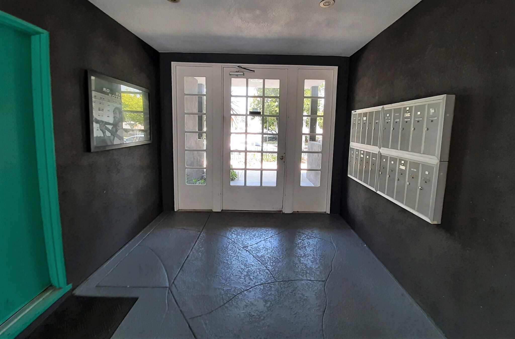 Building Photo - 14804 Dickens St