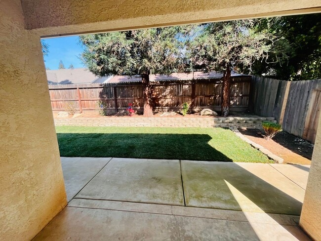 Building Photo - $2,495 Maple & Behymer, 3 Bedroom Home - N...