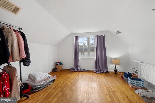 Building Photo - 13625 Middlevale Ln