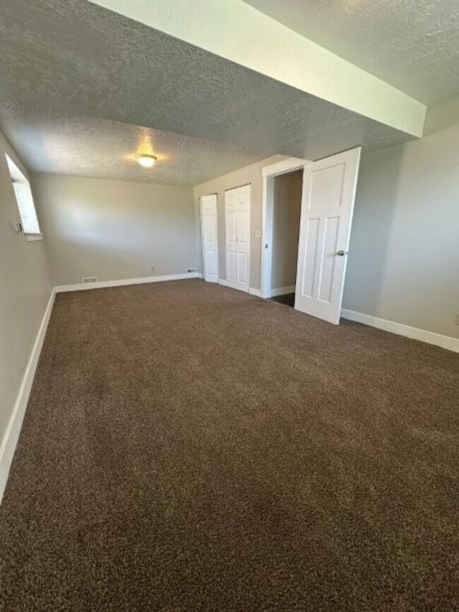 Building Photo - 2641 N 1375 W