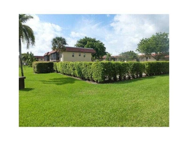 Building Photo - 21895 Lake Forest Cir