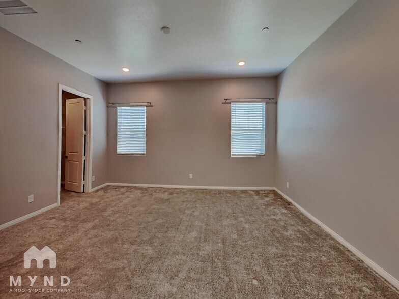 Building Photo - 12577 Huckleberry Oak Ave