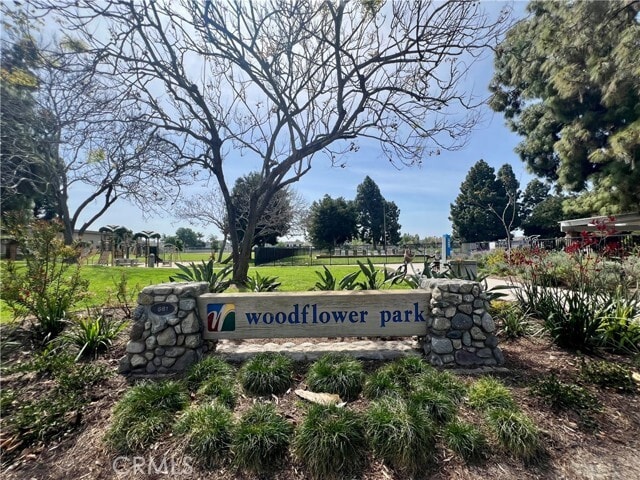 Building Photo - 17 Goldenrod