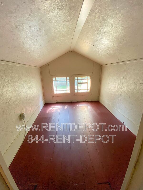 Building Photo - 1413 S Harlan Ave