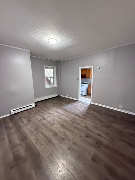 Building Photo - 315 E Jersey St