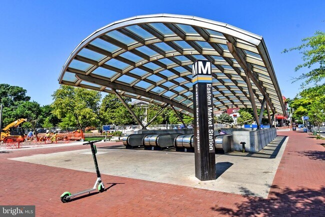 Building Photo - 1016 17th Pl NE